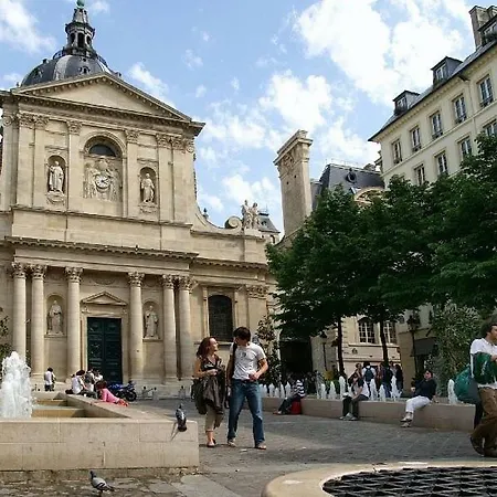 Cosy Studio Saint Michel Central Paris. Apartament *